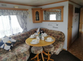 M&B Caravan Hire 8berth 3bed caravan on Coral Beach, in Ingoldmells, Skegness